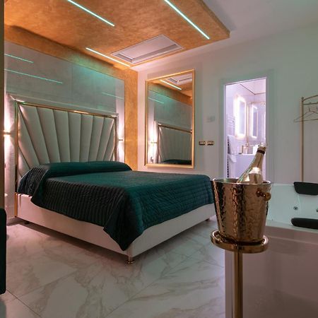 Fashion Apartment Gold Bologna With Jacuzzi & Car Garage מראה חיצוני תמונה