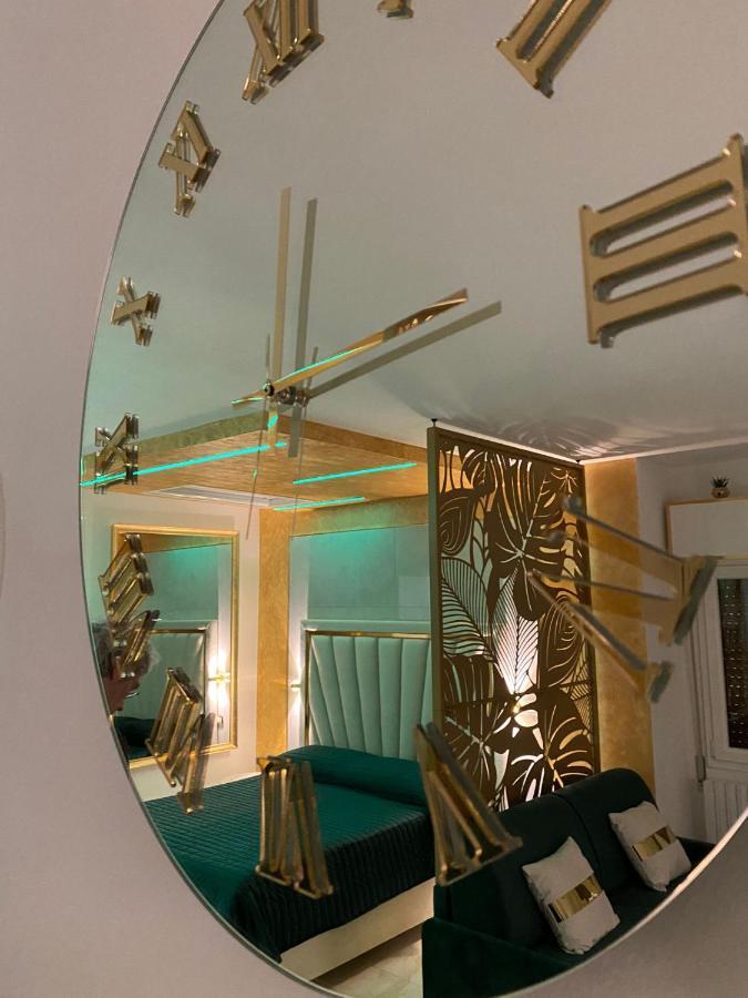 Fashion Apartment Gold Bologna With Jacuzzi & Car Garage מראה חיצוני תמונה