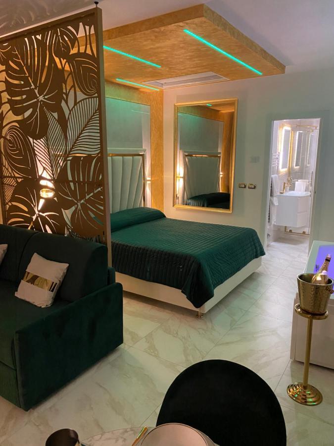 Fashion Apartment Gold Bologna With Jacuzzi & Car Garage מראה חיצוני תמונה