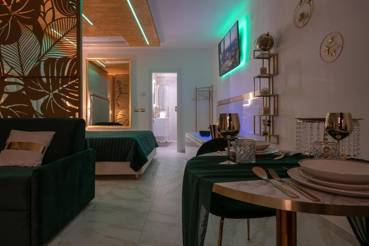 Fashion Apartment Gold Bologna With Jacuzzi & Car Garage מראה חיצוני תמונה