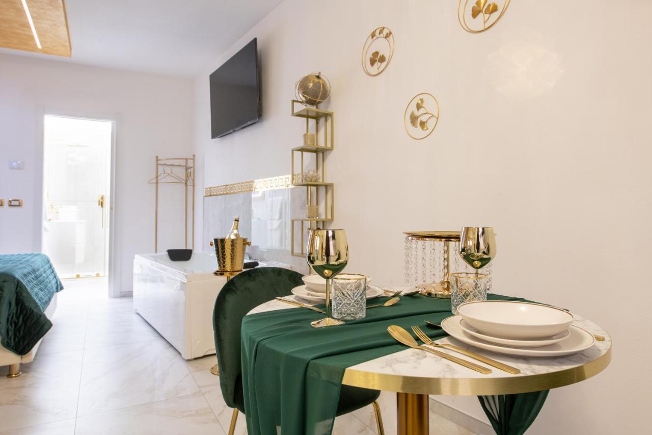 Fashion Apartment Gold Bologna With Jacuzzi & Car Garage מראה חיצוני תמונה
