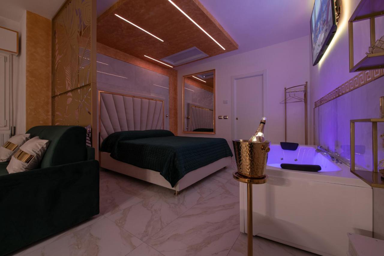Fashion Apartment Gold Bologna With Jacuzzi & Car Garage מראה חיצוני תמונה