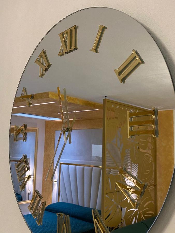 Fashion Apartment Gold Bologna With Jacuzzi & Car Garage מראה חיצוני תמונה