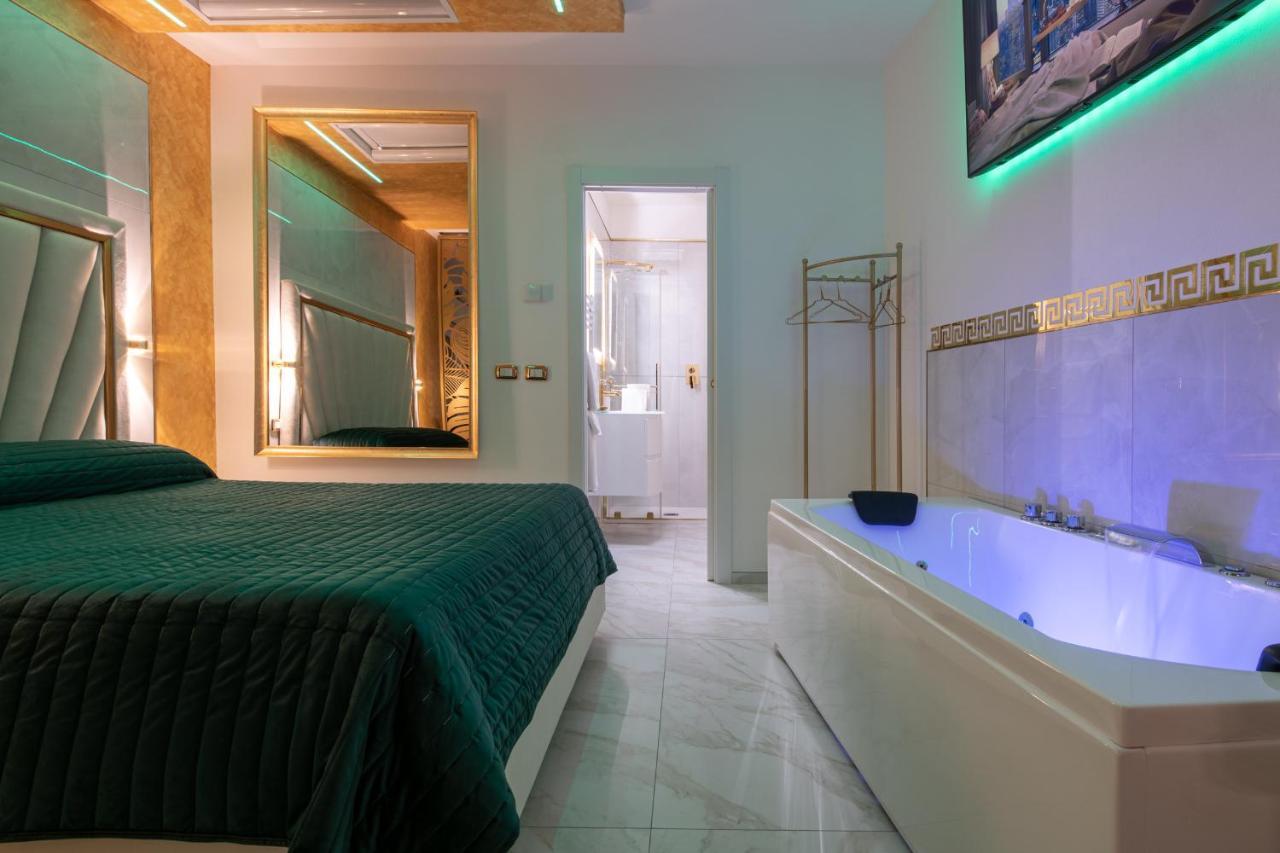 Fashion Apartment Gold Bologna With Jacuzzi & Car Garage מראה חיצוני תמונה