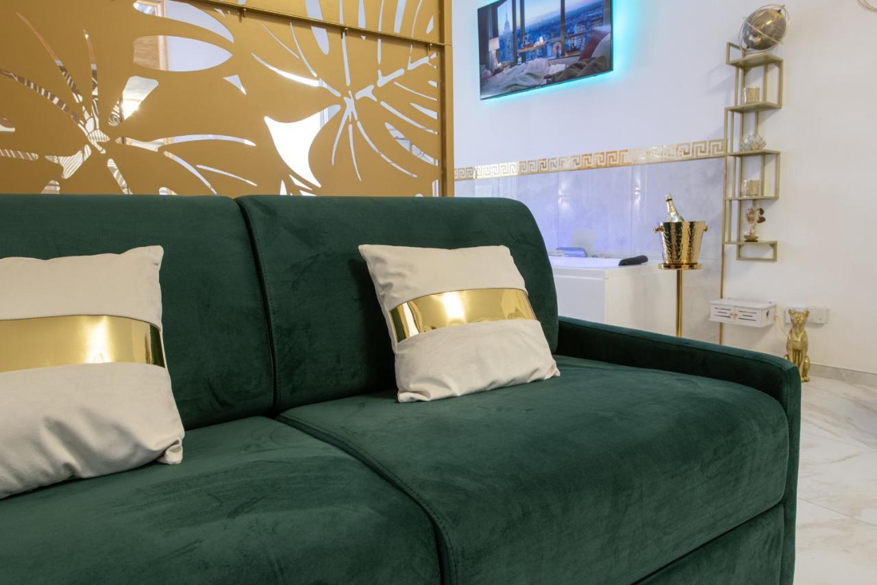 Fashion Apartment Gold Bologna With Jacuzzi & Car Garage מראה חיצוני תמונה