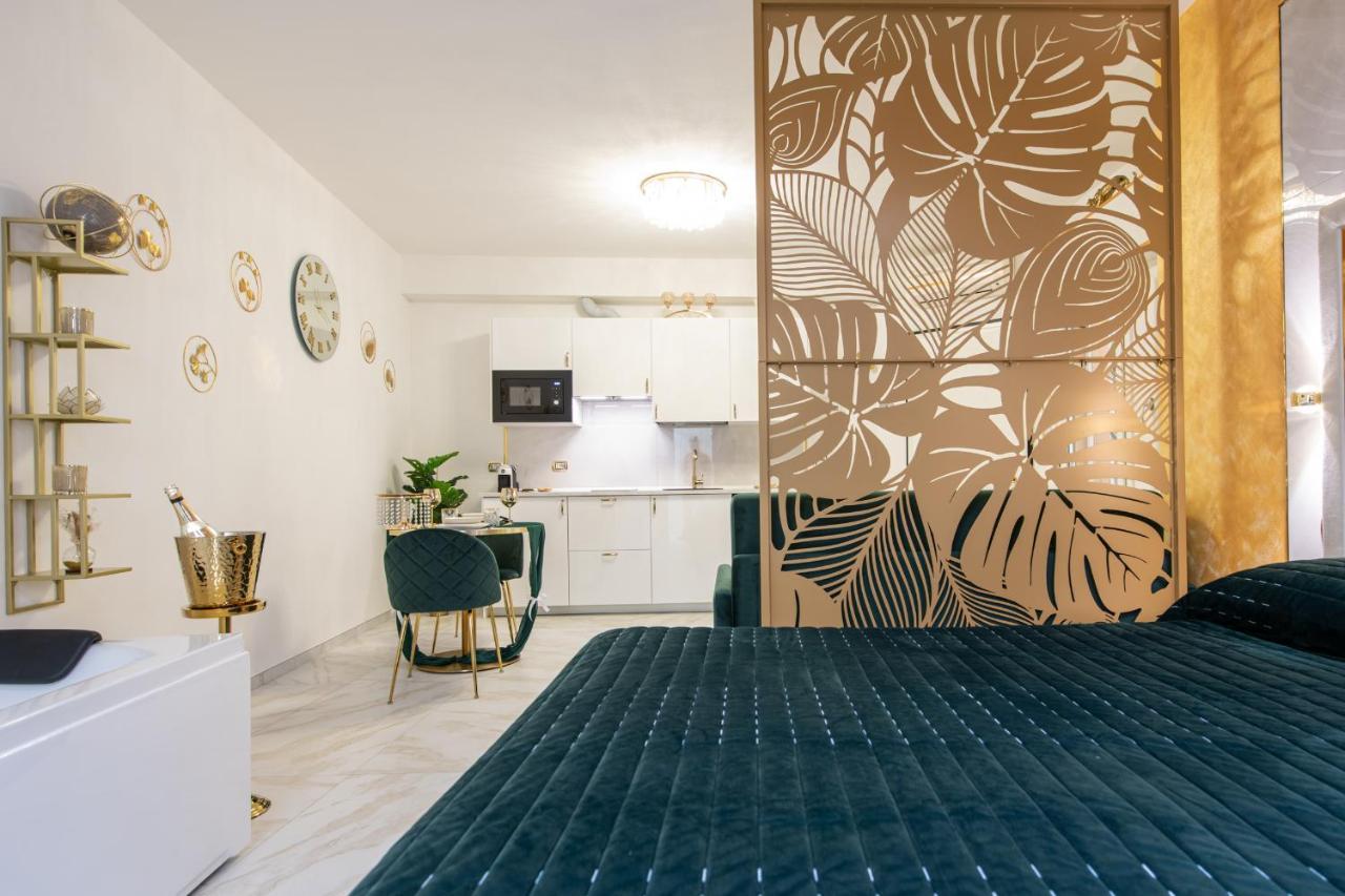 Fashion Apartment Gold Bologna With Jacuzzi & Car Garage מראה חיצוני תמונה