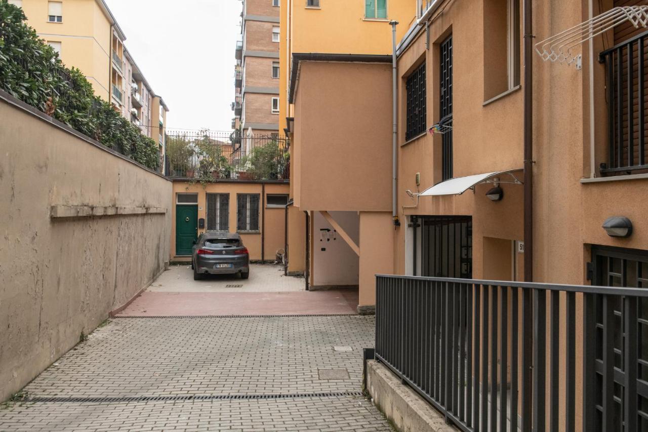 Fashion Apartment Gold Bologna With Jacuzzi & Car Garage מראה חיצוני תמונה