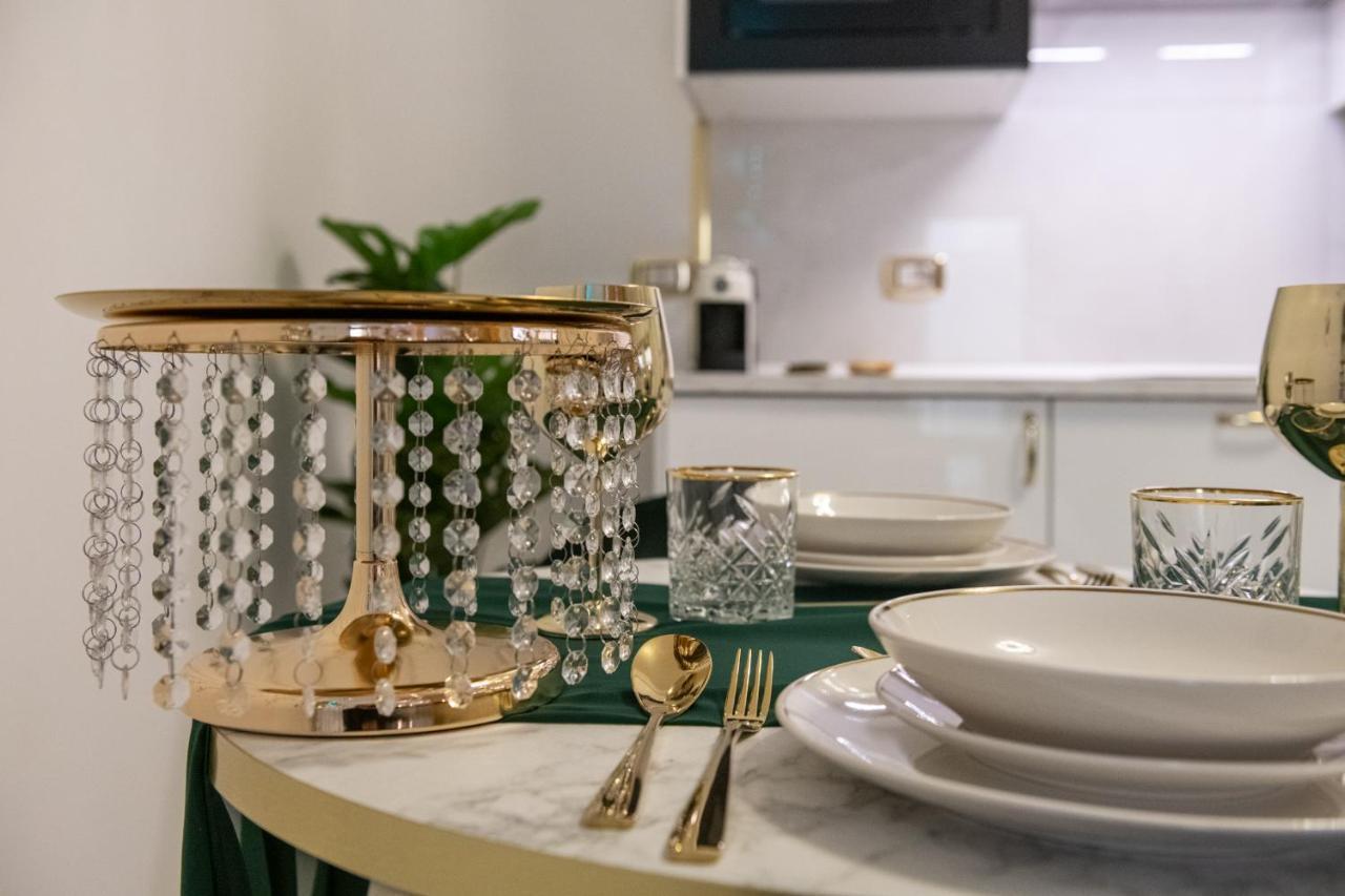 Fashion Apartment Gold Bologna With Jacuzzi & Car Garage מראה חיצוני תמונה