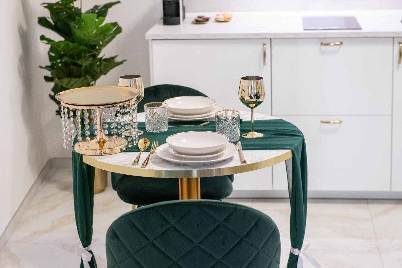 Fashion Apartment Gold Bologna With Jacuzzi & Car Garage מראה חיצוני תמונה