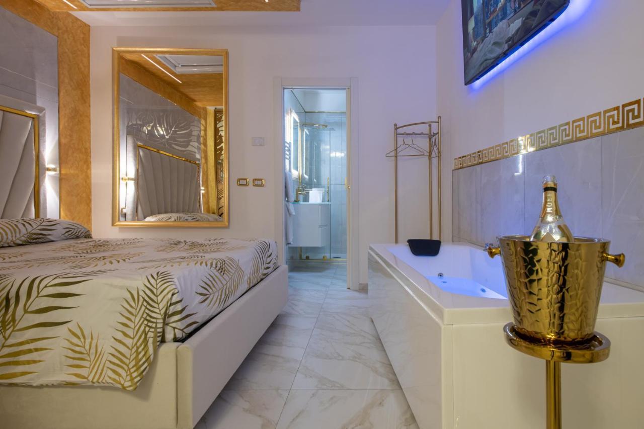 Fashion Apartment Gold Bologna With Jacuzzi & Car Garage מראה חיצוני תמונה