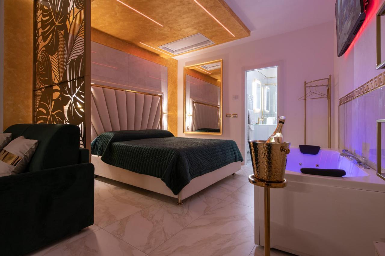 Fashion Apartment Gold Bologna With Jacuzzi & Car Garage מראה חיצוני תמונה