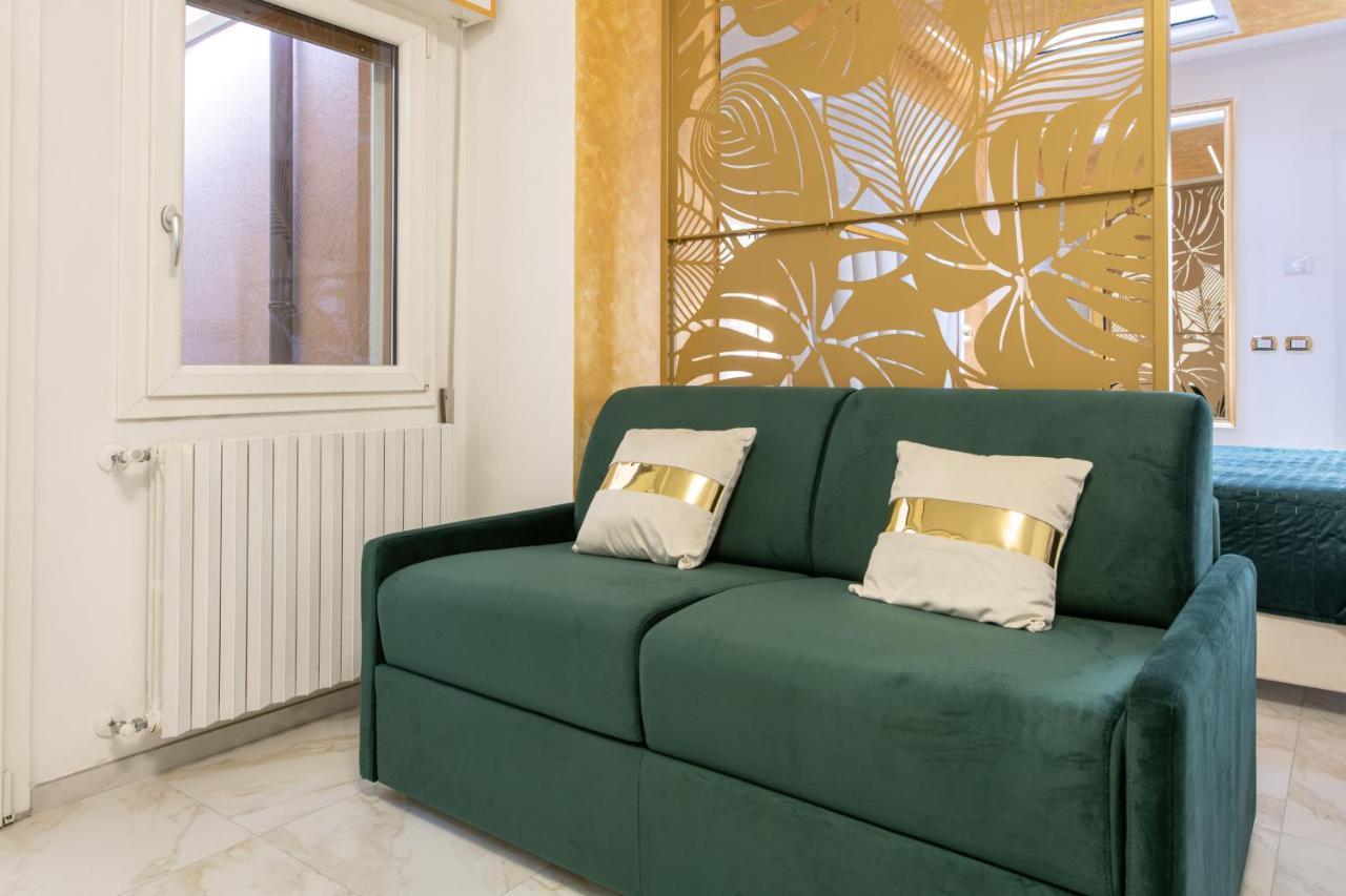 Fashion Apartment Gold Bologna With Jacuzzi & Car Garage מראה חיצוני תמונה